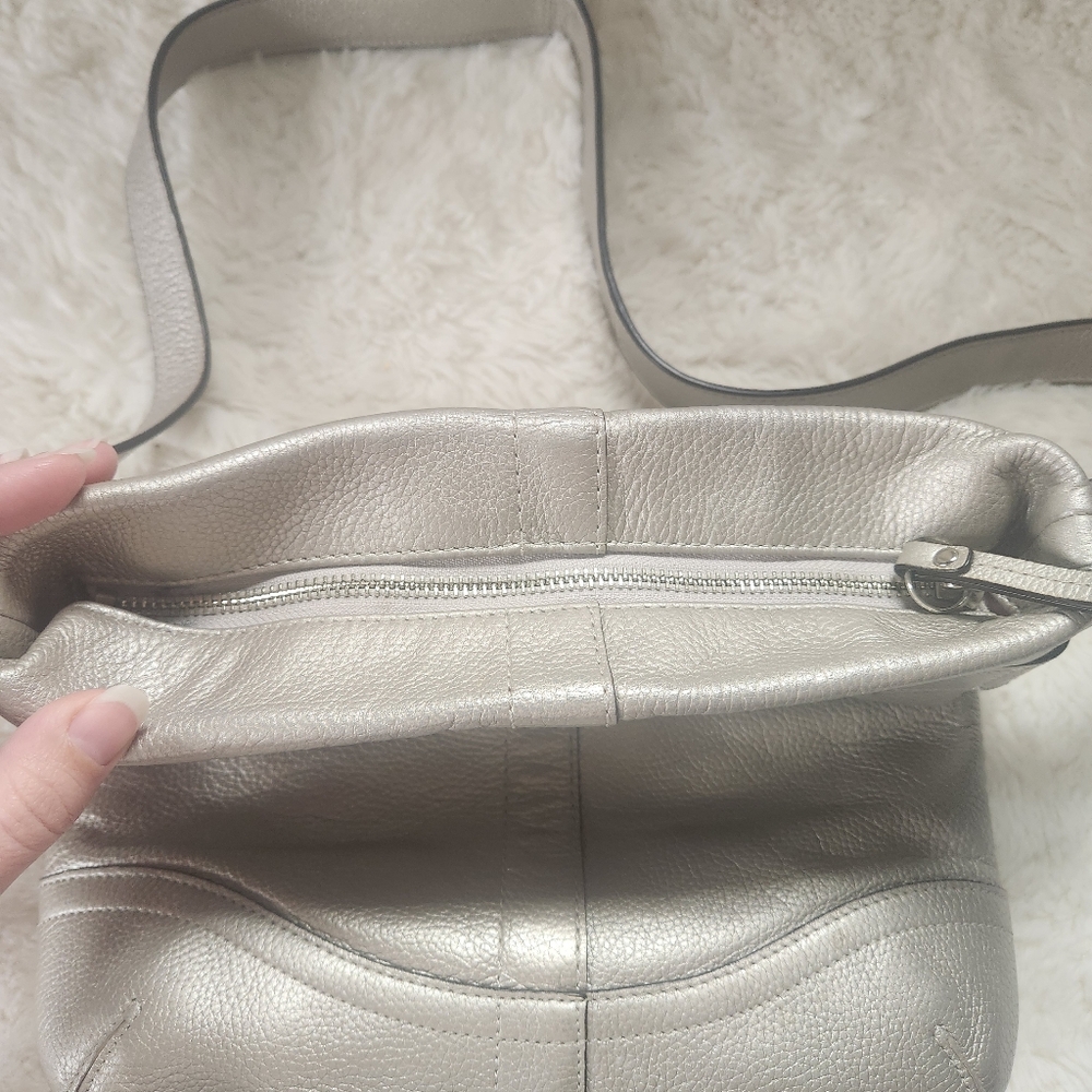 Coach Chain Duffle Crossbody Metallic Silver Pebbled Leather - Picture 4 of 14